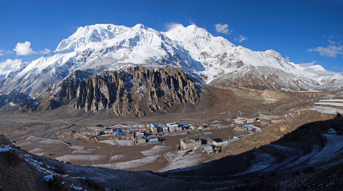 मनाङका अधिकांश सरकारी कार्यालय प्रमुखविहीन, सिडिओले बोलाएको बैठकमा पनि कार्यालय सहयोगी