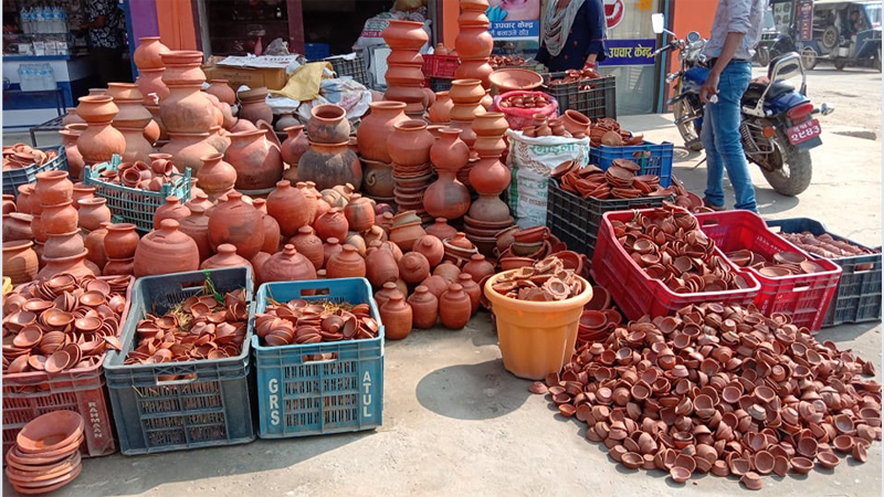 माटोका भाँडा बेचेर मासिक ८० हजारसम्म आम्दानी