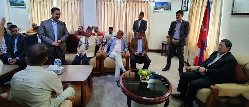 खाण समातिएपछि कांग्रेस नेताहरुले गृहमन्त्रीलाई भेटेर भने- खुट्टा नकमाउनुस्