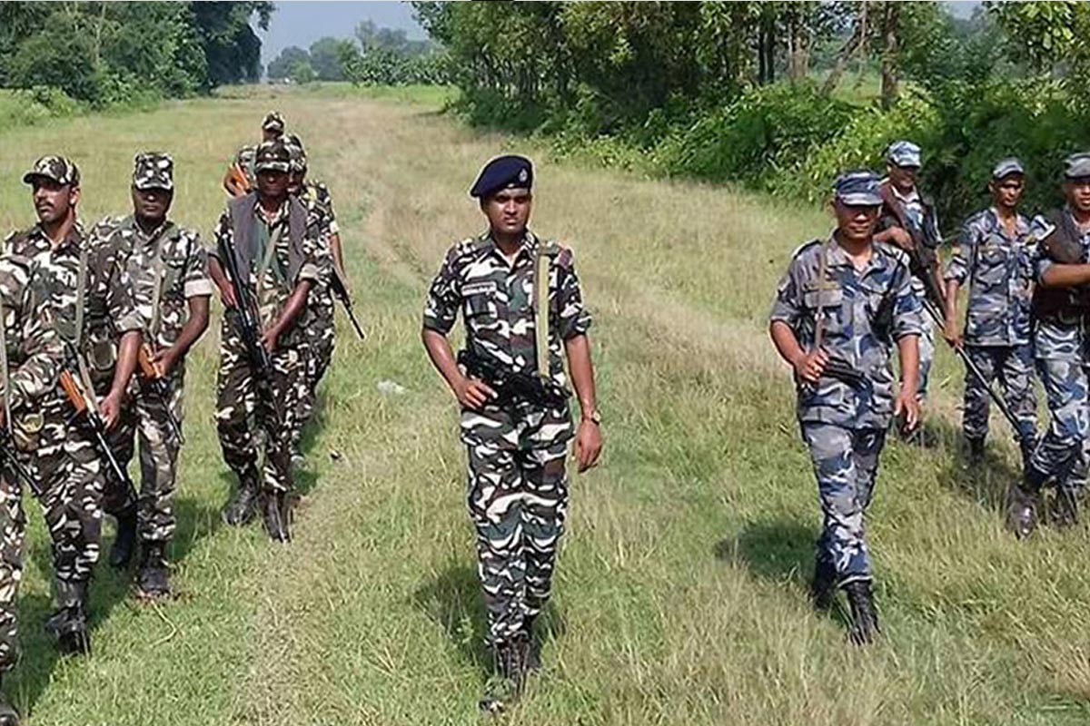 नेपाल-भारतको संयुक्त सुरक्षा टोलीद्वारा सीमा क्षेत्रको निरीक्षण