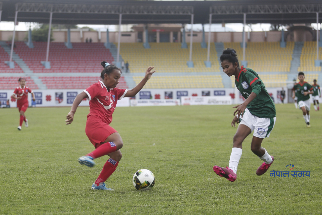 नेपाली महिला फुटबलको स्तर उस्तै, उँभो लाग्दै बंगलादेश
