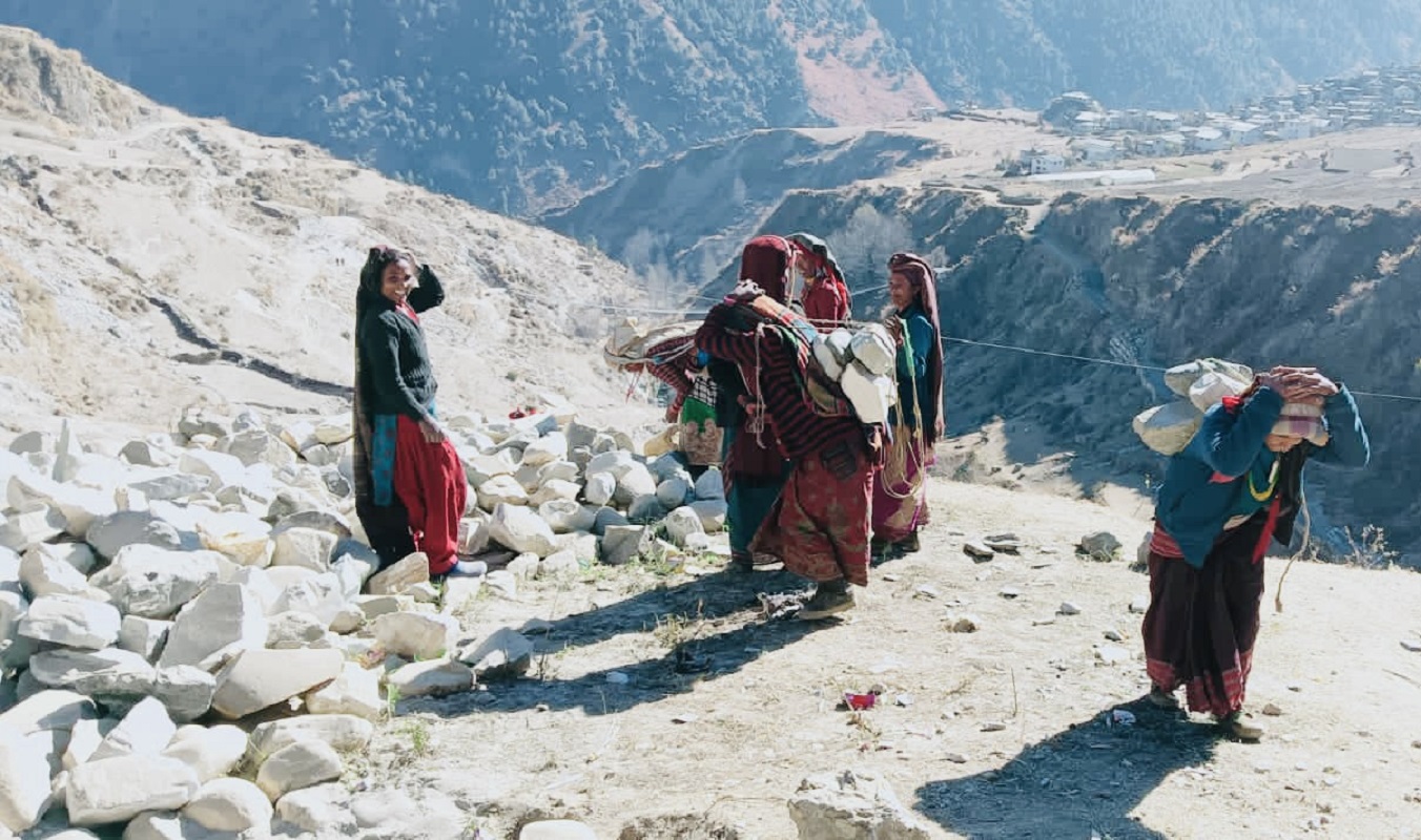 गमगढी-बालै सडक झन्डै दुई महिनापछि सञ्चालनमा