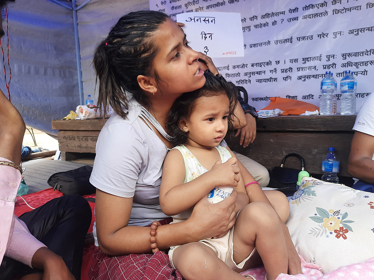 निहारिकाले फिर्ता गरिन् करिश्माले दिएको पैसा अनि चस्मा