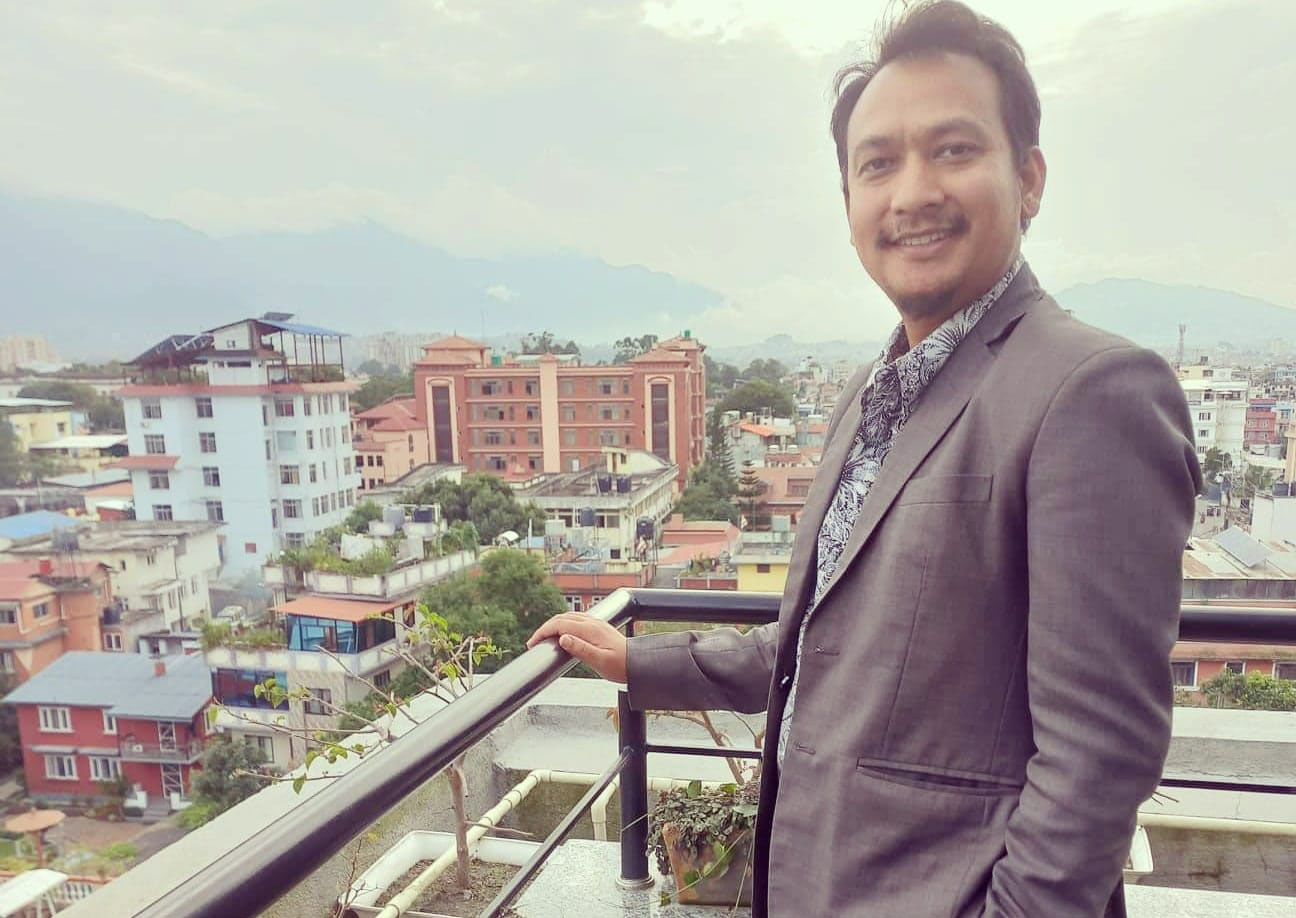 निर्देशले पनि छाडे विवेकशील साझा, मिश्रप्रति कटाक्ष गर्दै लेखे- वैकल्पिक राजनीतिको 'अमर लामा'