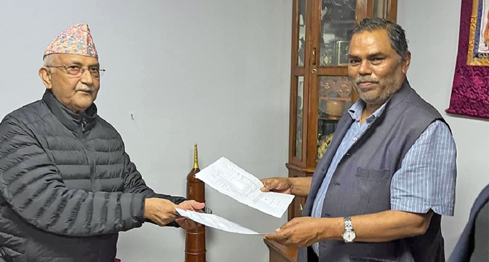 मधेशमा एमालेले थापेको 'ढोक्सा'मा पर्ला त कोशी सरकार? 