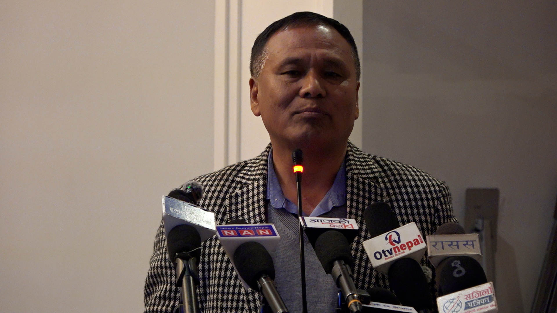 लचकता अपनाएर जलविद्युत् परियोजना अघि बढाउन प्रभावित क्षेत्रलाई मन्त्रीको आग्रह