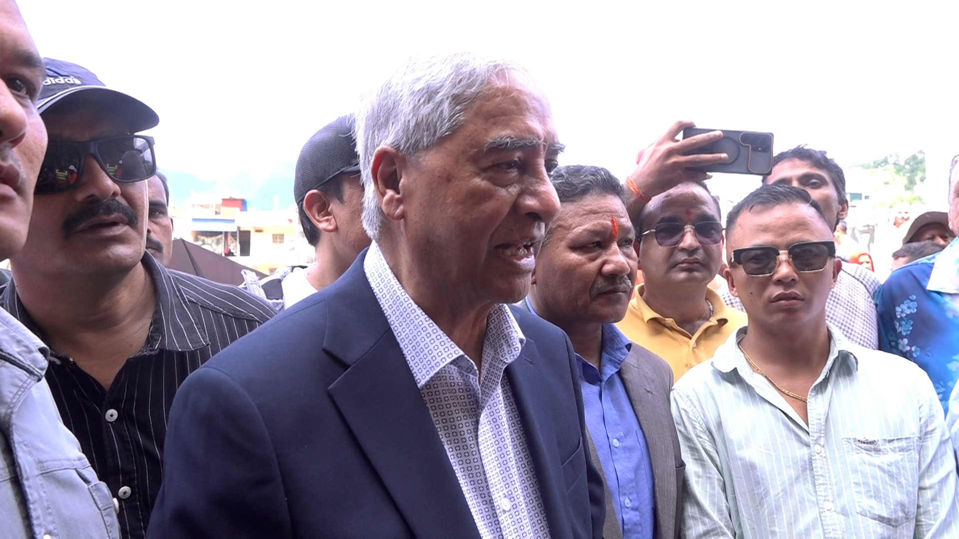 बाढी प्रभावित क्षेत्रको अवलोकनमा देउवा, सरकारलाई पुनस्र्थापनामा तदारुकता देखाउन आग्रह [भिडियो]