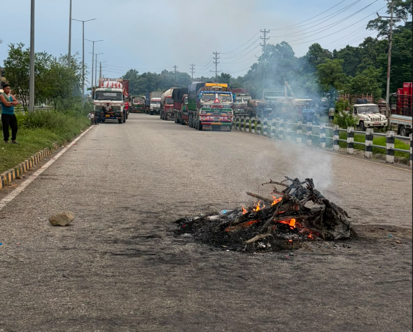 बारामा तीन वर्षीया बालिकाको हत्या : न्यायको माग गर्दै स्थानीयद्वारा सडक अवरुद्ध