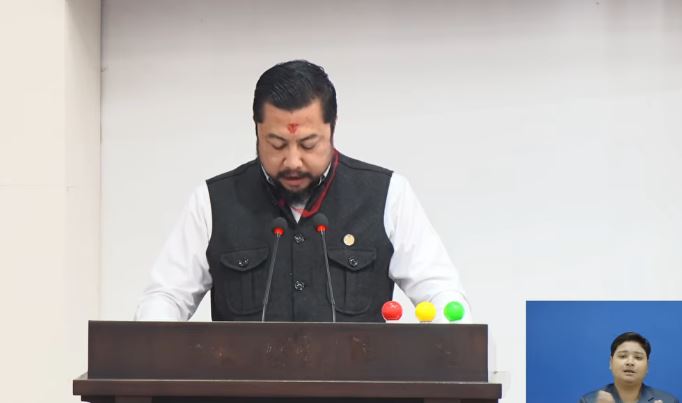 जलविद्युत आयोजनामा कार्यरत ८ सयभन्दा बढी कामदार अझैं सम्पर्कविहीन : उर्जामन्त्री श्रेष्ठ [भिडियो]
