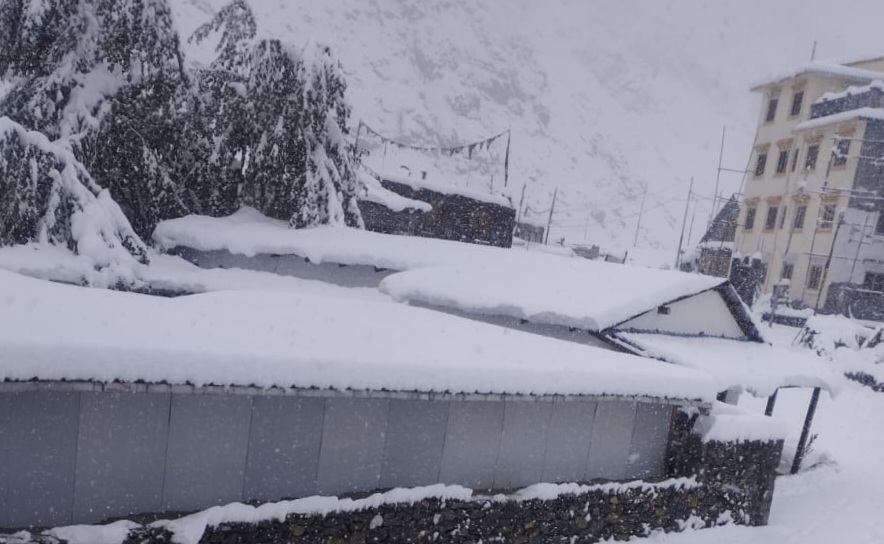 हिम्लुङ हिमाल बेसक्याम्पमा हिमपहिरो, उद्धार टोली घटनास्थलतर्फ 