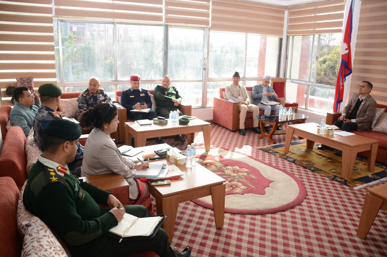 निर्वाचन सुरक्षा व्यवस्था चुस्त बनाउन गृहमन्त्रीको निर्देशन