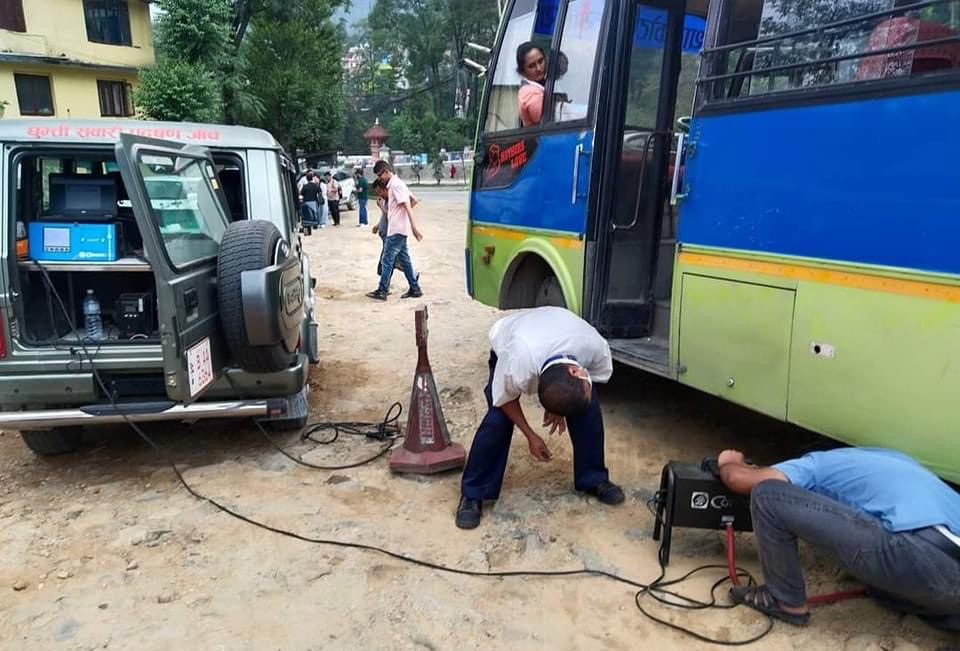 सवारी प्रदूषण नियन्त्रणमा कडाइ गर्दै चन्द्रागिरि
