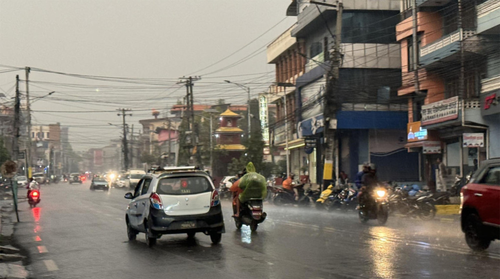 पोखरामा वर्षा, काठमाडौंमा गड्याङगुडुङ