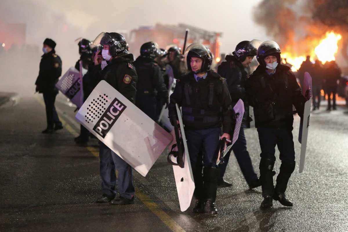 अल्माटीमा २,७०० भन्दा बढी हिरासतमा