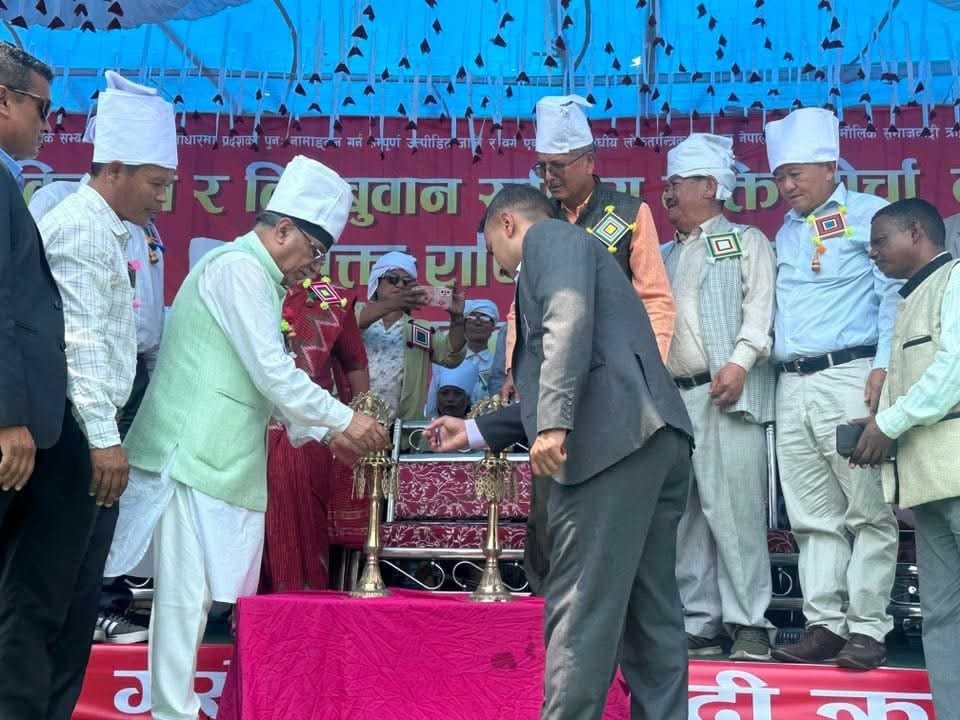 प्रचण्डले हर्क साम्पाङलाई भने- उट्पट्याङ कुरा नगर्नुस्, अब सँगै हिँड्नुपर्छ