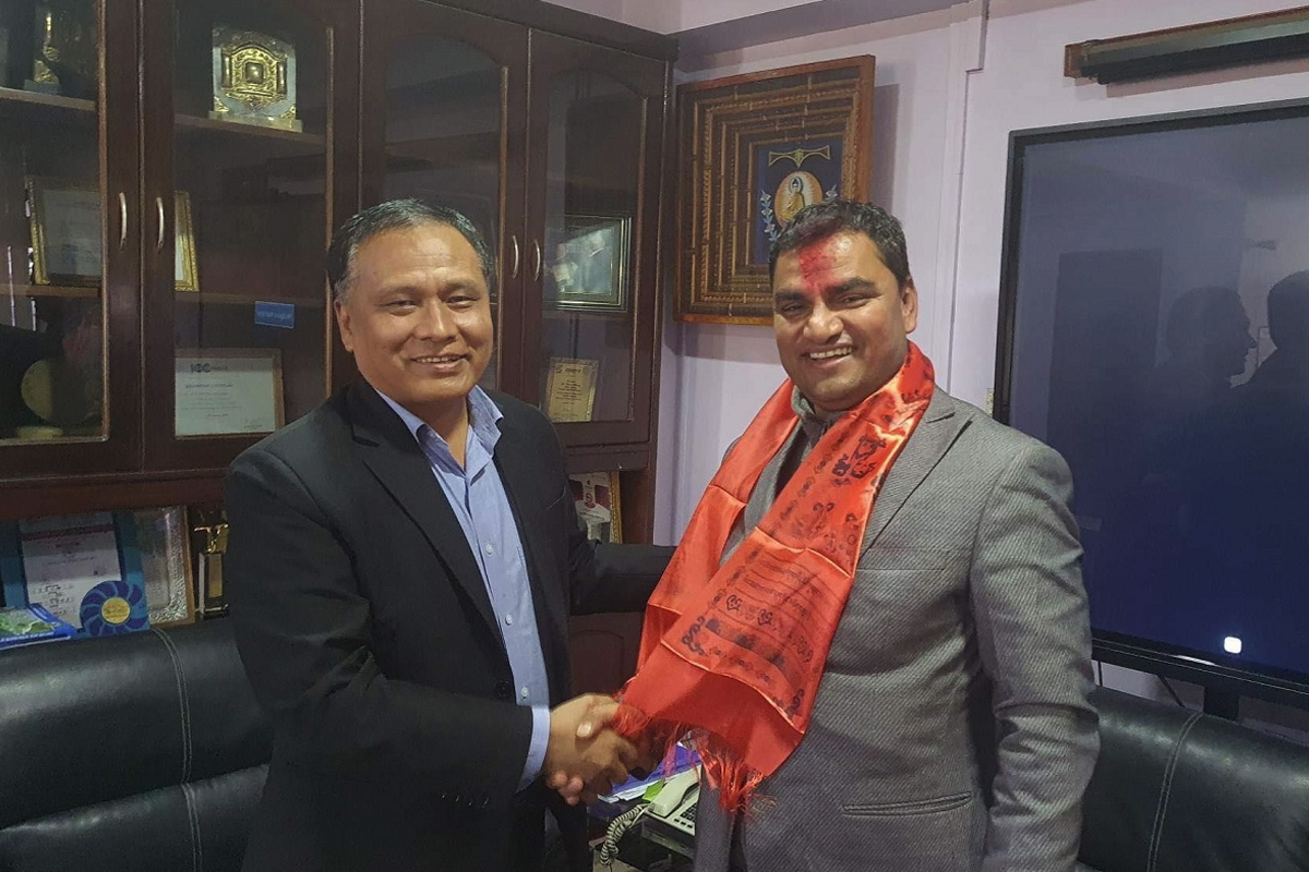 बिजुलीका नाङ्गा तार व्यवस्थापन गरिदिन कुलमानलाई प्रदीपको आग्रह