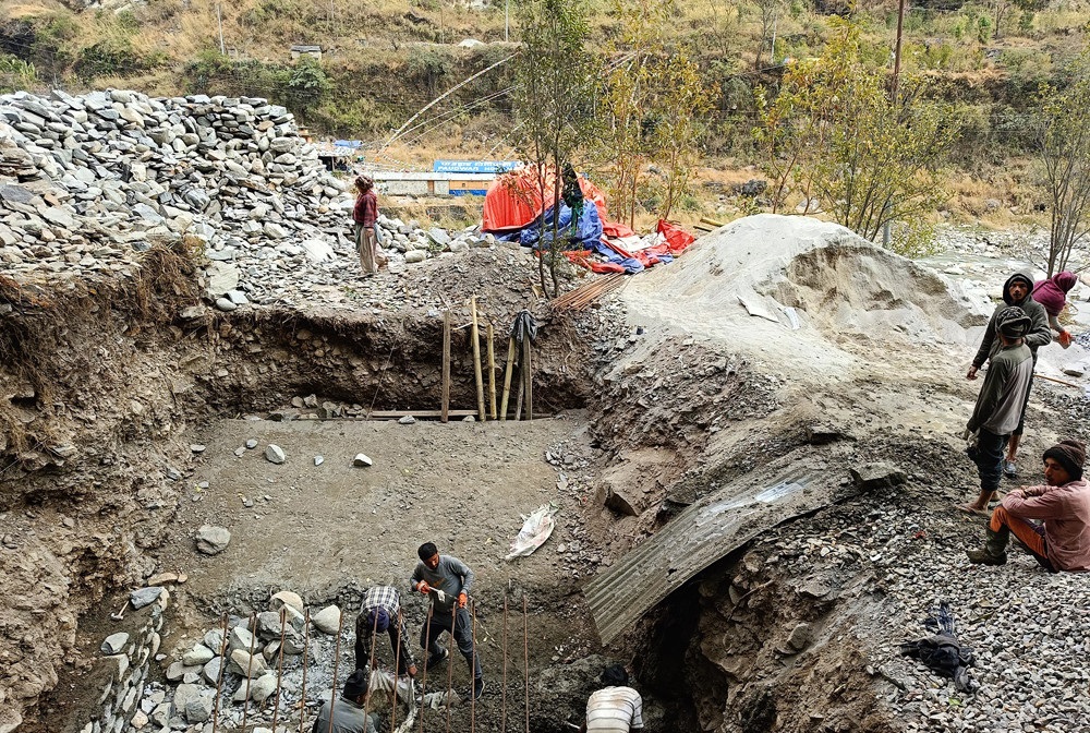 बजेट विनियोजनको पाँच वर्षपछि पुल निर्माण हुँदै