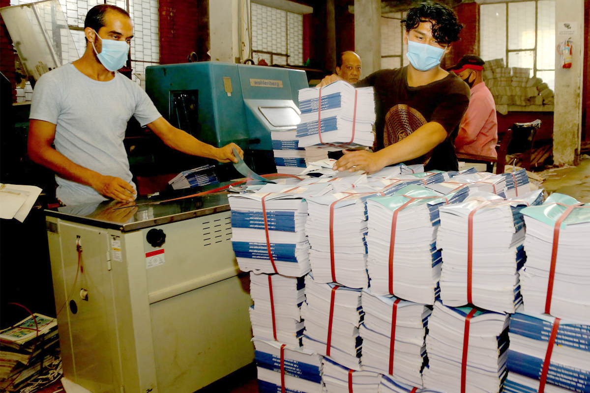 १ महिनाभित्र विद्यार्थीको हातमा पुस्तक पुर्‍याउन शिक्षा समितिको निर्देशन