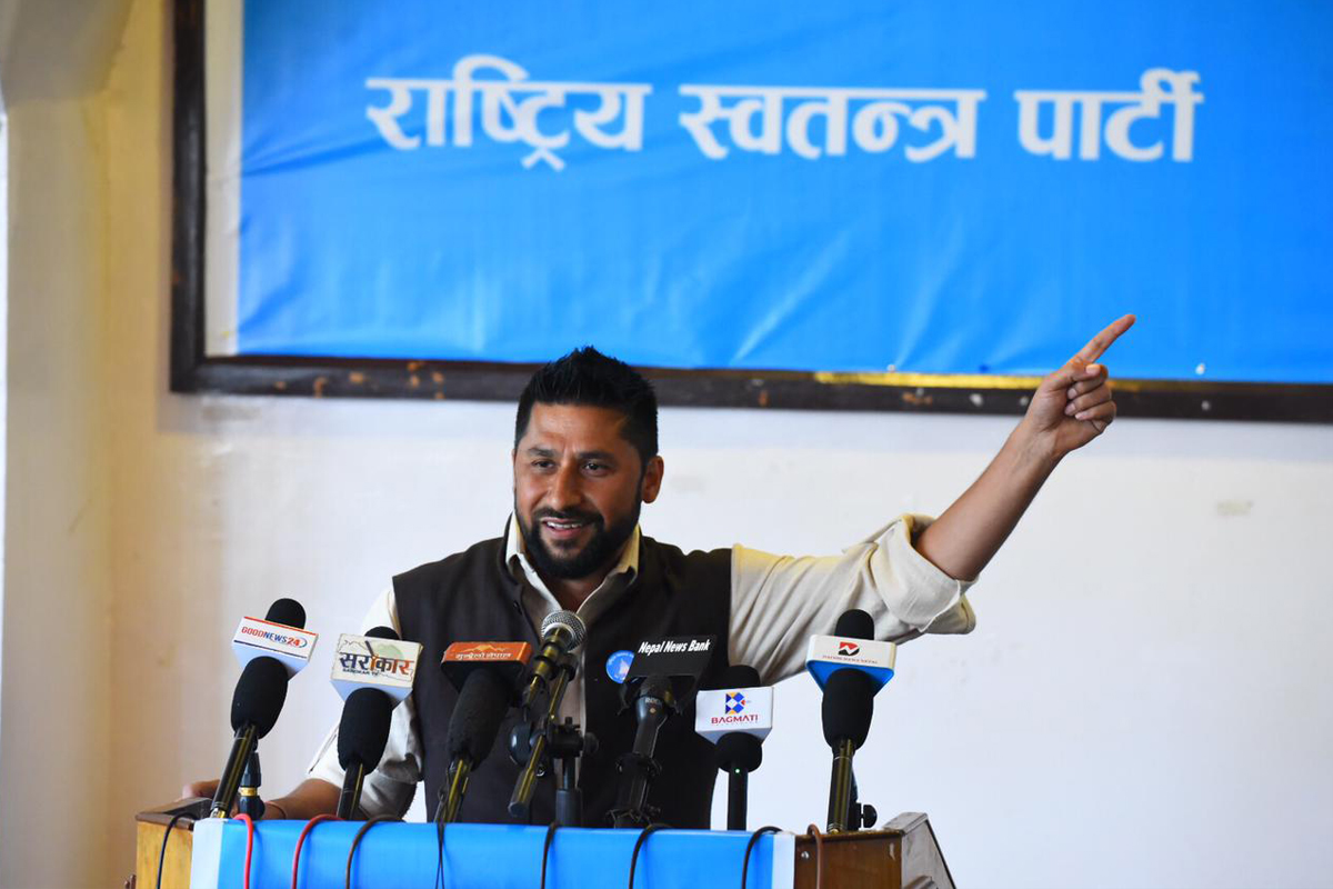 पार्टी प्रणाली र विधिबाट दायाँबायाँ नहुने लामिछानेको प्रतिबद्धता