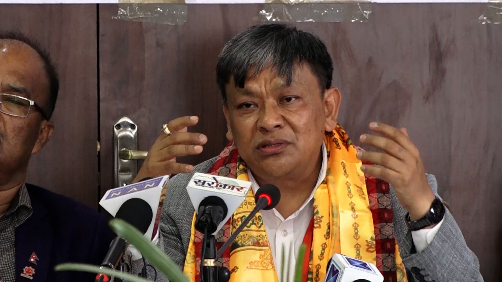 साना व्यवसायीमाथि सरकारले नै निषेधको नीति लिएको छ : निर्माण व्यवसायी महासंघ