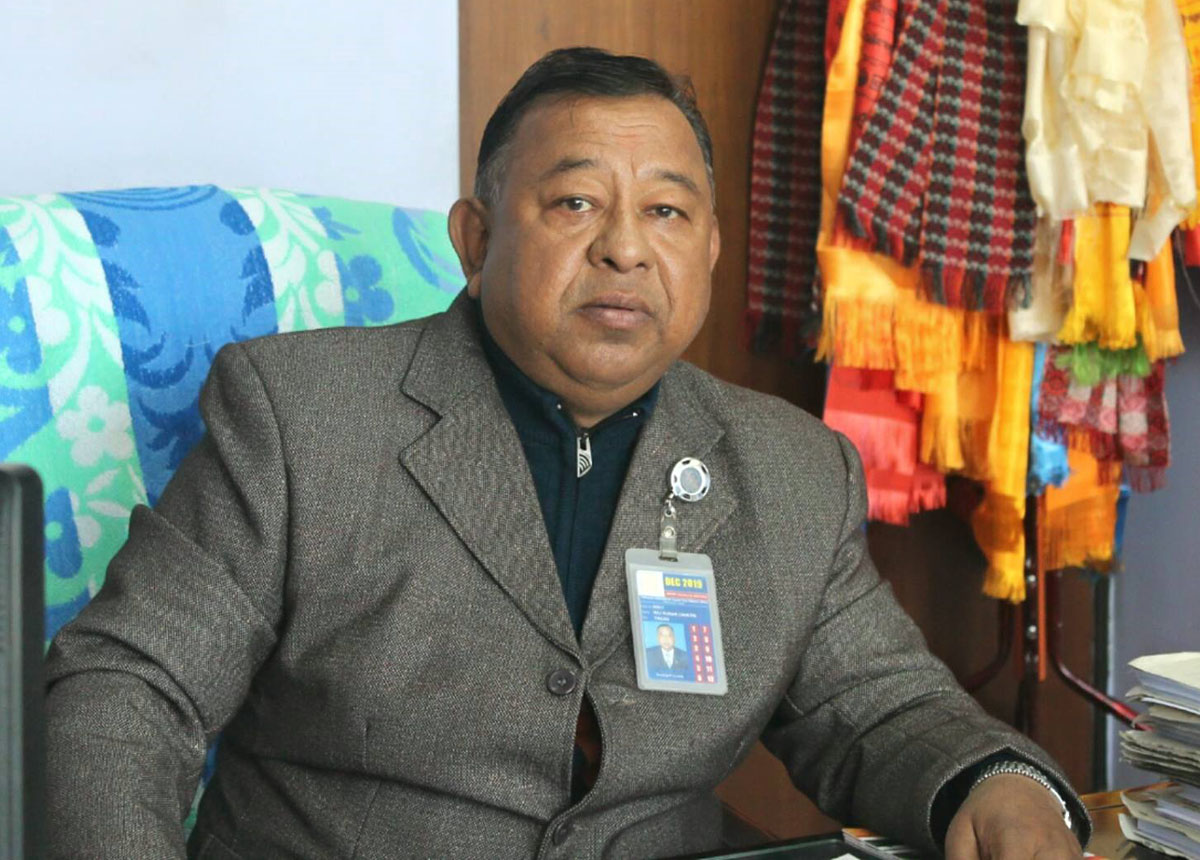 सर्वोच्चको आदेशपछि हाजिर गर्न कार्यालय पुगे महानिर्देशक क्षत्री