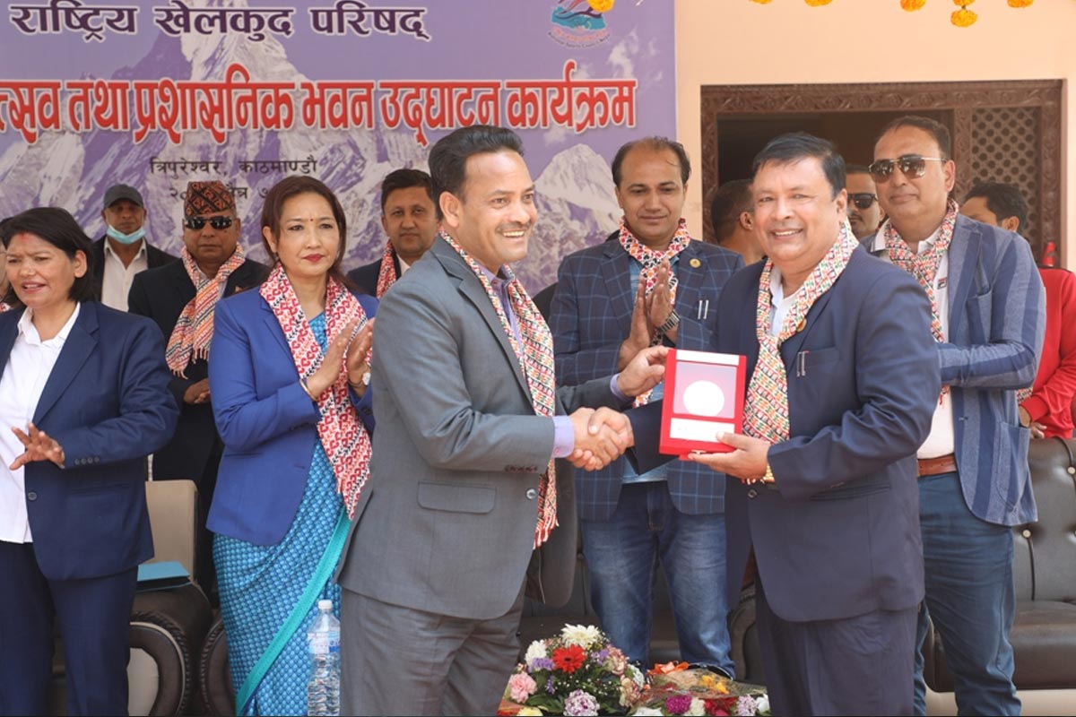 राखेपका ८६ जना कर्मचारीले पाए दीर्घ सेवा पदक