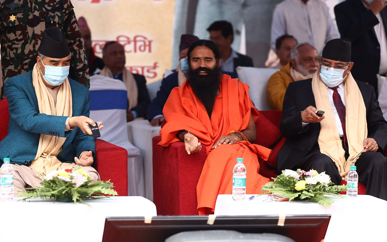 रामदेवको टिभी उद्घाटन: एउटा झुट लुकाउन अर्को झुटको सहारा