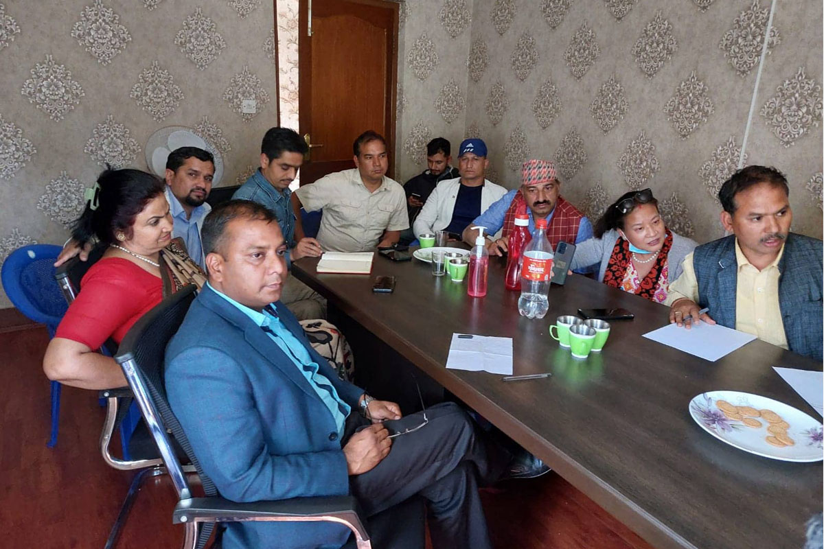 कांग्रेस सभापति देउवा चरम गुटबन्दीमा लागेको तरुण-विद्यार्थी भेलाको निष्कर्ष