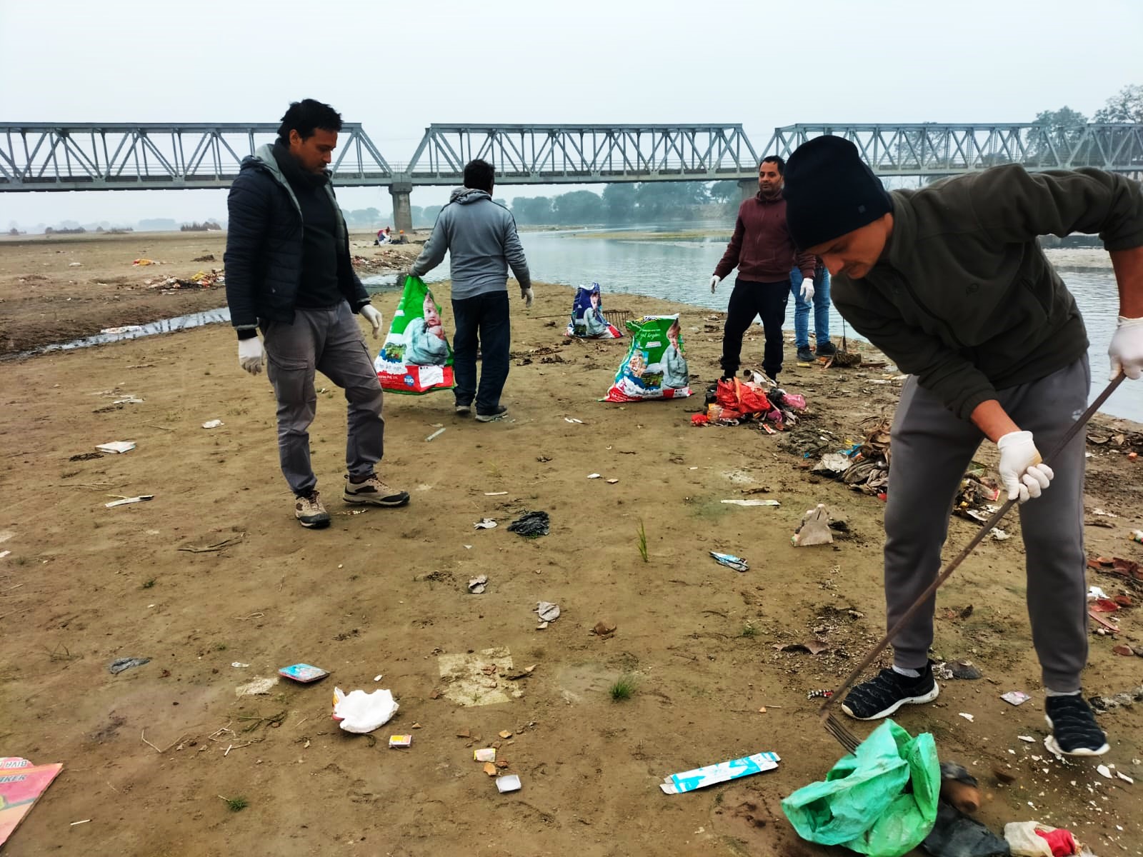 राप्ती सफाइमा जुटे युवा