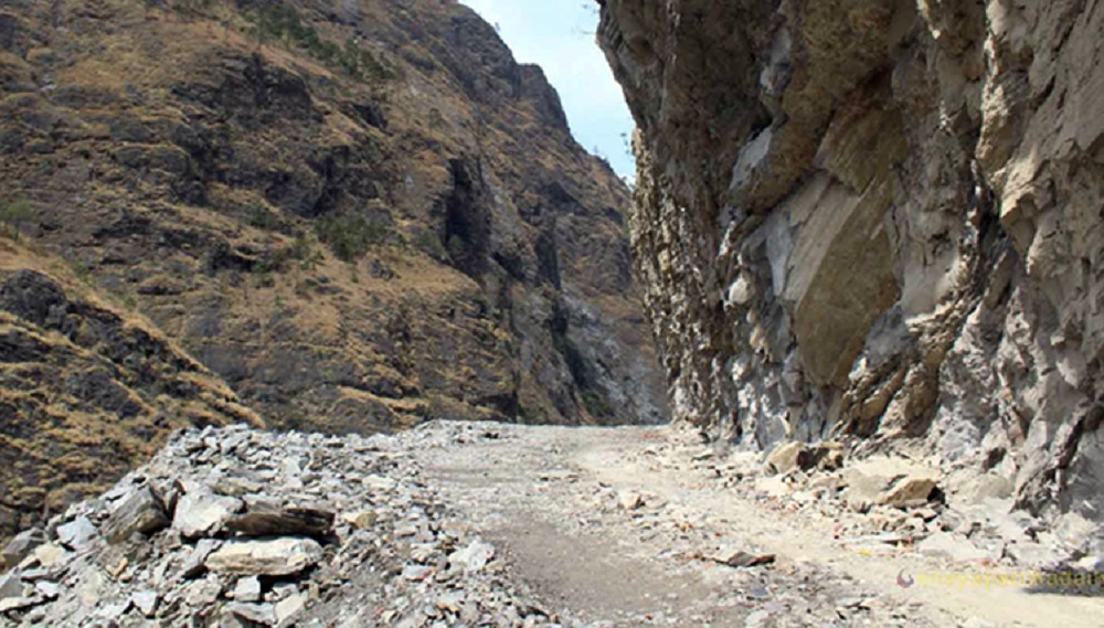 हुम्लाको गोठी गाउँमा गाडी पुग्दा बाजागाजाको स्वागत