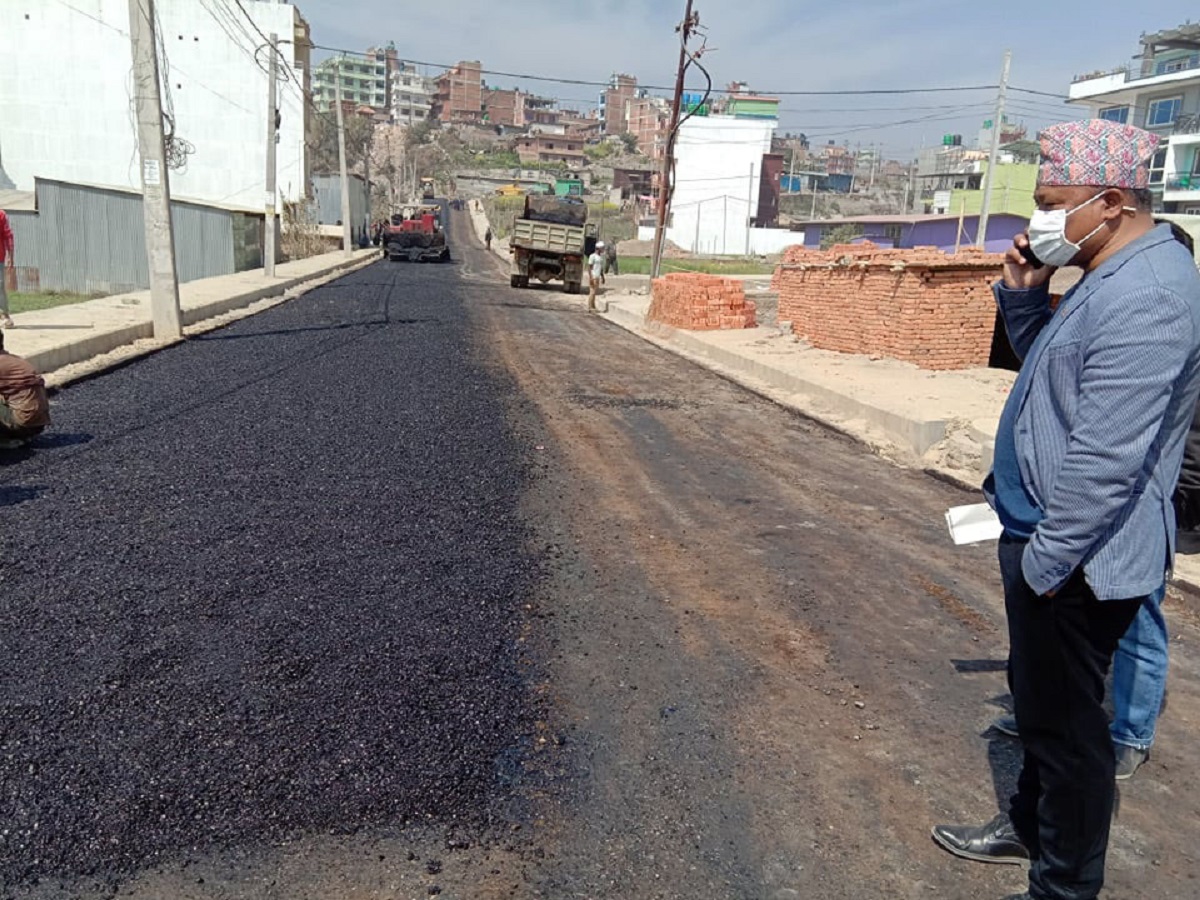 आयोजना सुरू भएको २२ वर्षपछि सडक कालोपत्रे