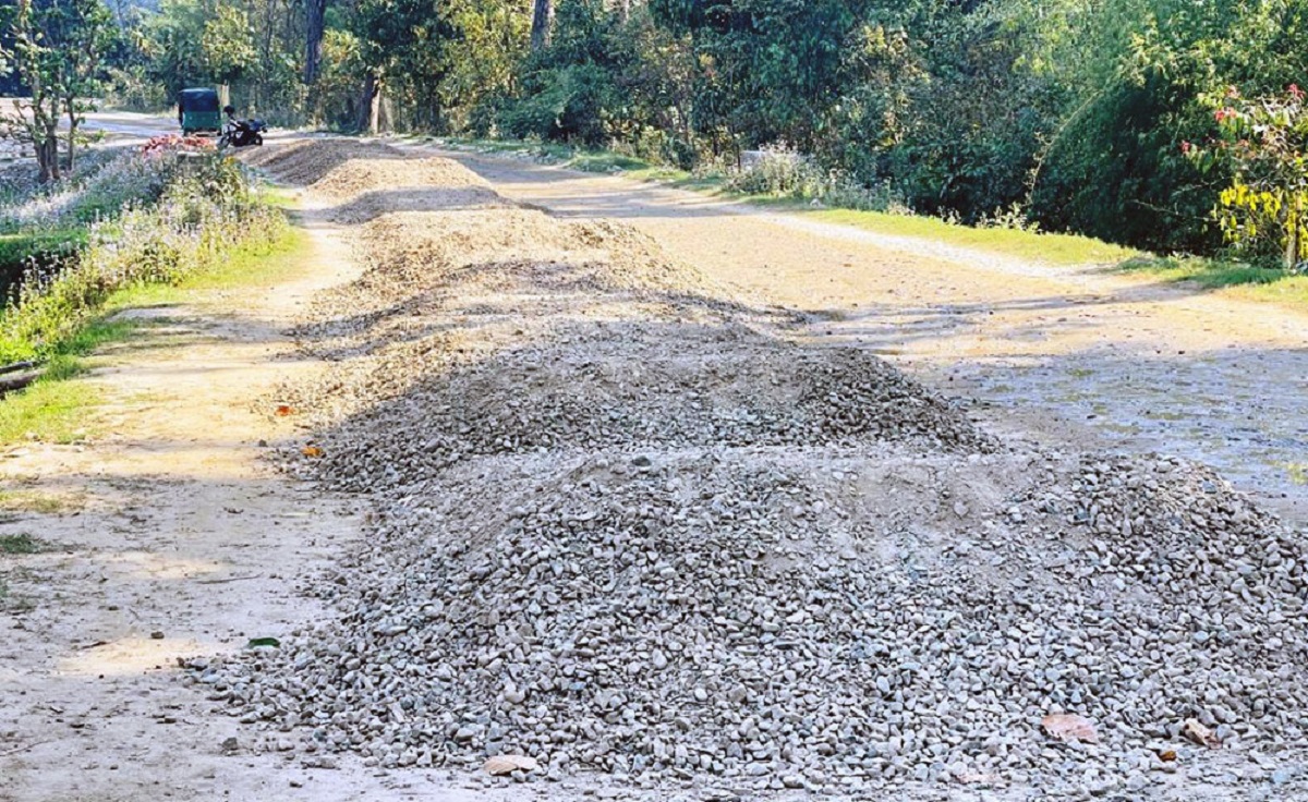 बंक-नायल-बुडर सडक कालोपत्र गर्न ठेकेदार तयार