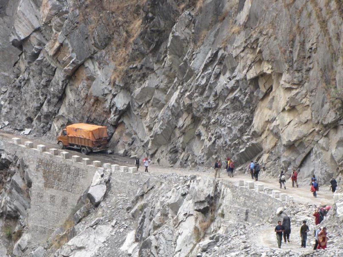 कर्णाली राजमार्ग ३६ घण्टा बन्द हुने