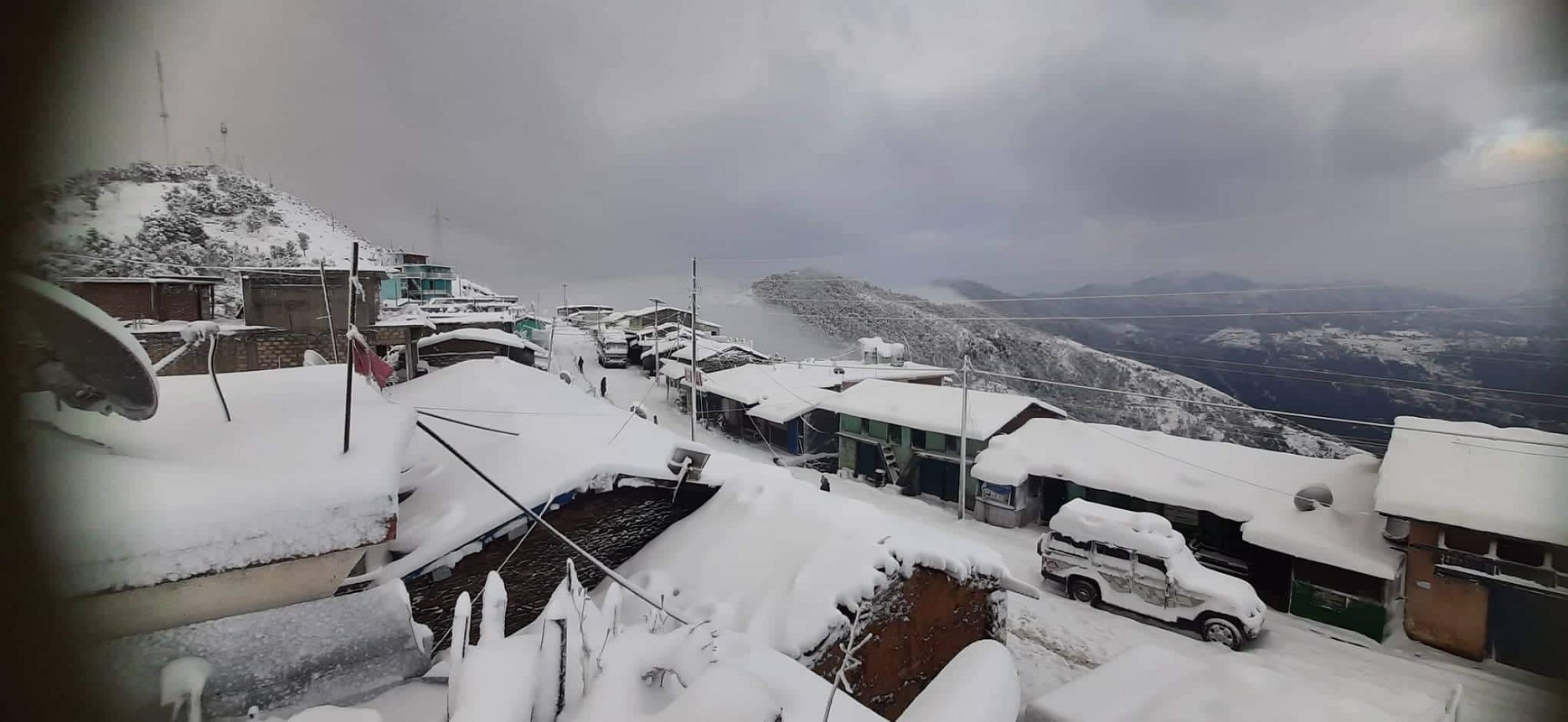 डोटीमा भारी हिमपातका कारण जनजीवन कष्टकर