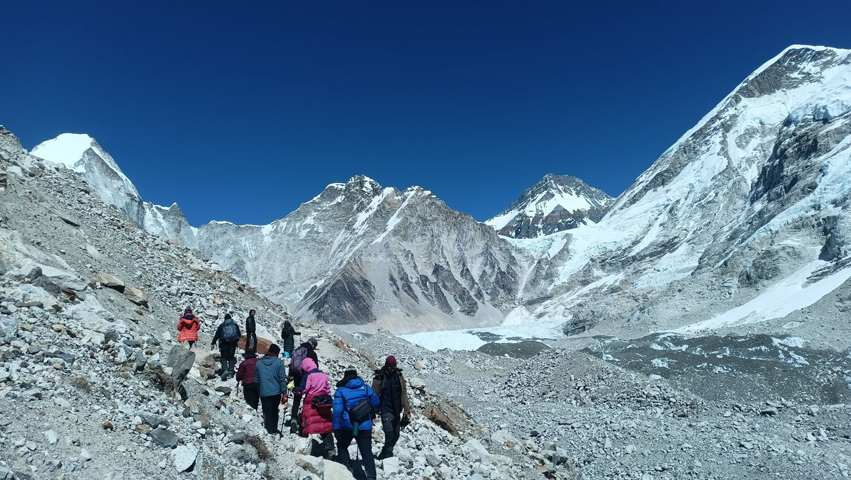 एक महिनामा ९ हजार पर्यटक सगरमाथा क्षेत्र पुगे