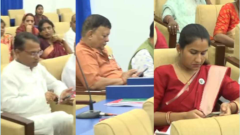 सांसदहरु बैठकमै मोबाइल गेममा व्यस्त भएपछि...