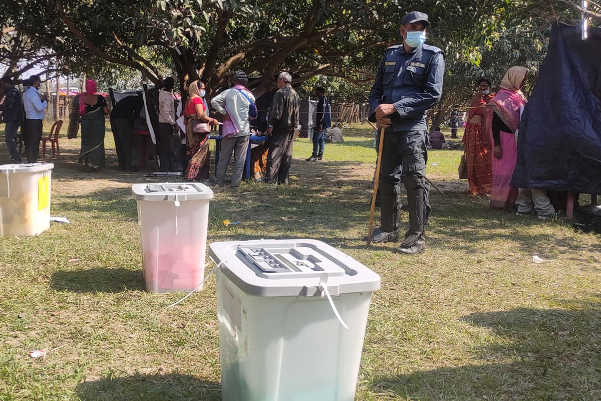 सप्तरीमा मतपत्र च्यातिएपछि स्थगित भयो कांग्रेस अधिवेशन
