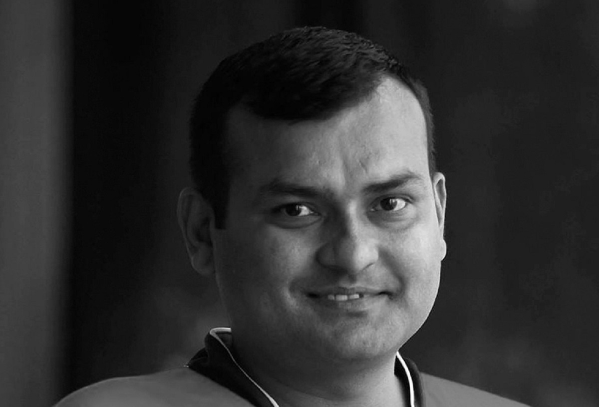 पत्रकार सरोजराज अधिकारी होटलमा मृत फेला