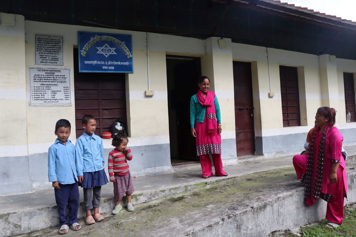 ३ कक्षासम्म पढाइ हुने विद्यालयमा ३ विद्यार्थी, तीनै जना शिक्षक