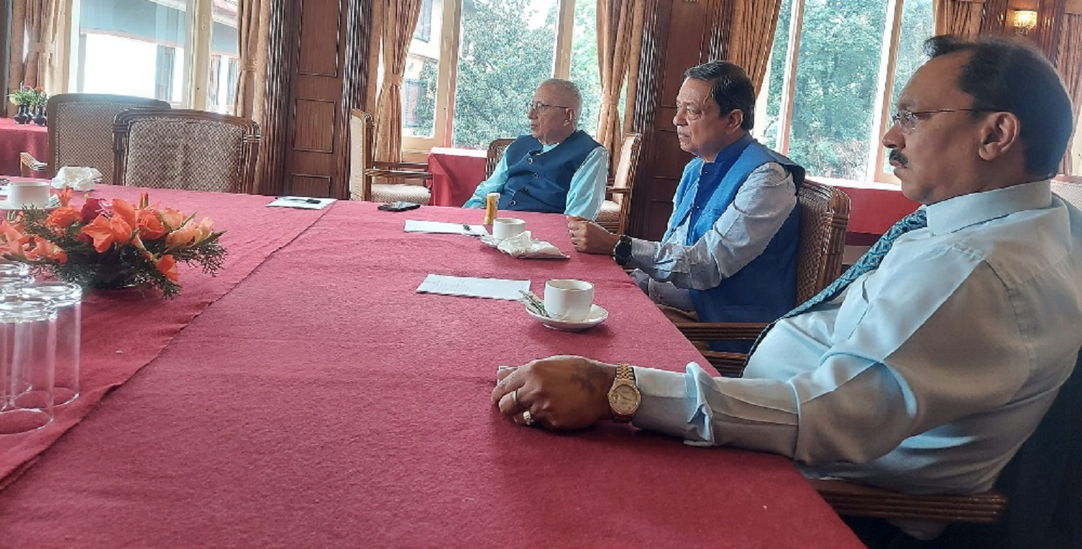 शेखर कोइरालाले गरे अर्थतन्त्रबारे विज्ञहरुसँग छलफल