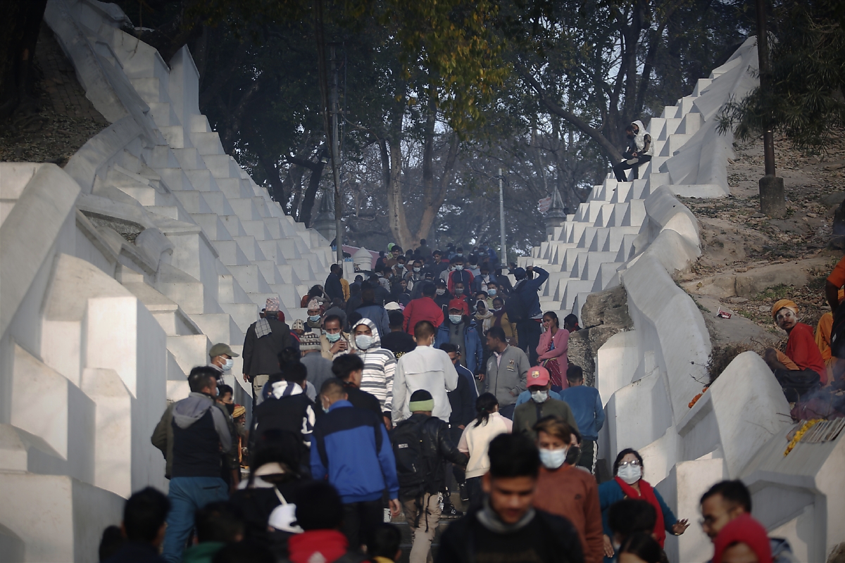 आज महाशिवरात्री, पशुपतिलगायतका शिवालयमा दर्शनार्थीको भीड