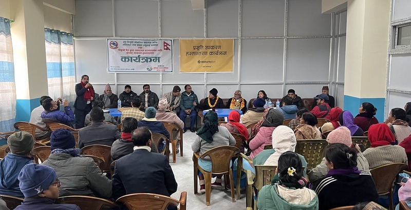 सिद्धार्थ बैंकद्वारा हरिवन नगर अस्पताललाई प्रसूति उपकरण हस्तान्तरण