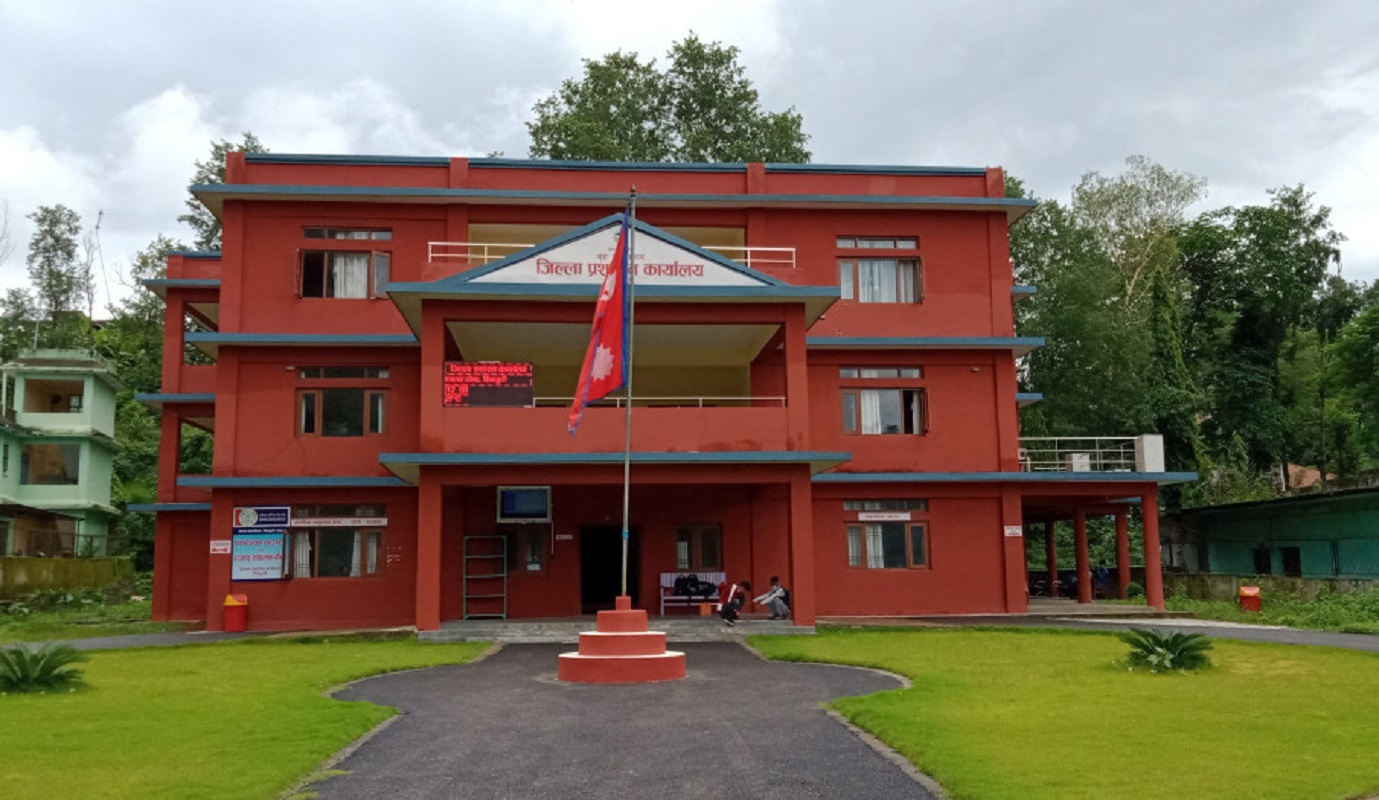 अधिकांश सरकारी कार्यालय सुनसान