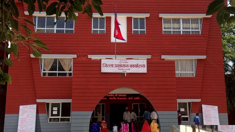 सिन्धु-हेलम्बु यातायातको अनियमितताबारे प्रशासनले बढायो चासो