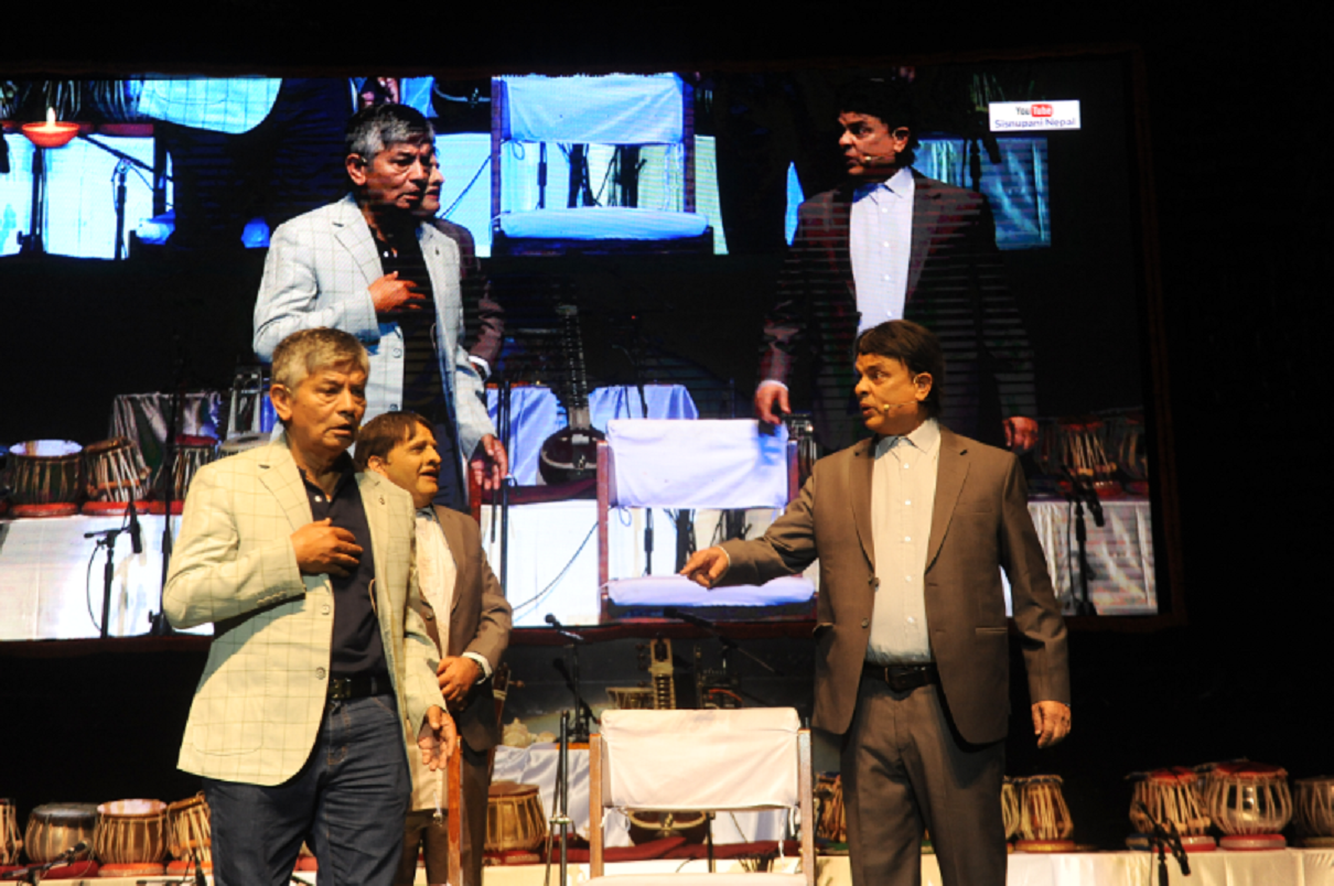 दुई वर्षपछि प्रज्ञामा सिस्नुपानीको देउसी, बालेनदेखि बाबुराम र ओलीसम्म सहभागी