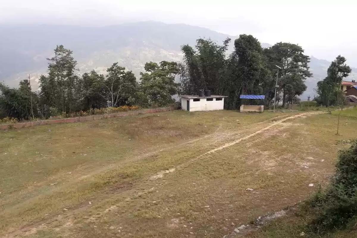 बसपार्क छोडेर बजारमा पार्किङ