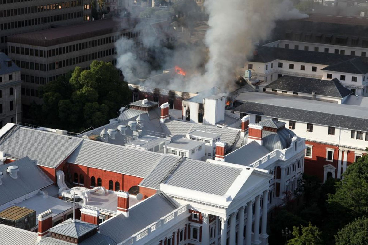 दक्षिण अफ्रिकाको संसद् भवनमा भएको आगलागीको छानबिन सुरु