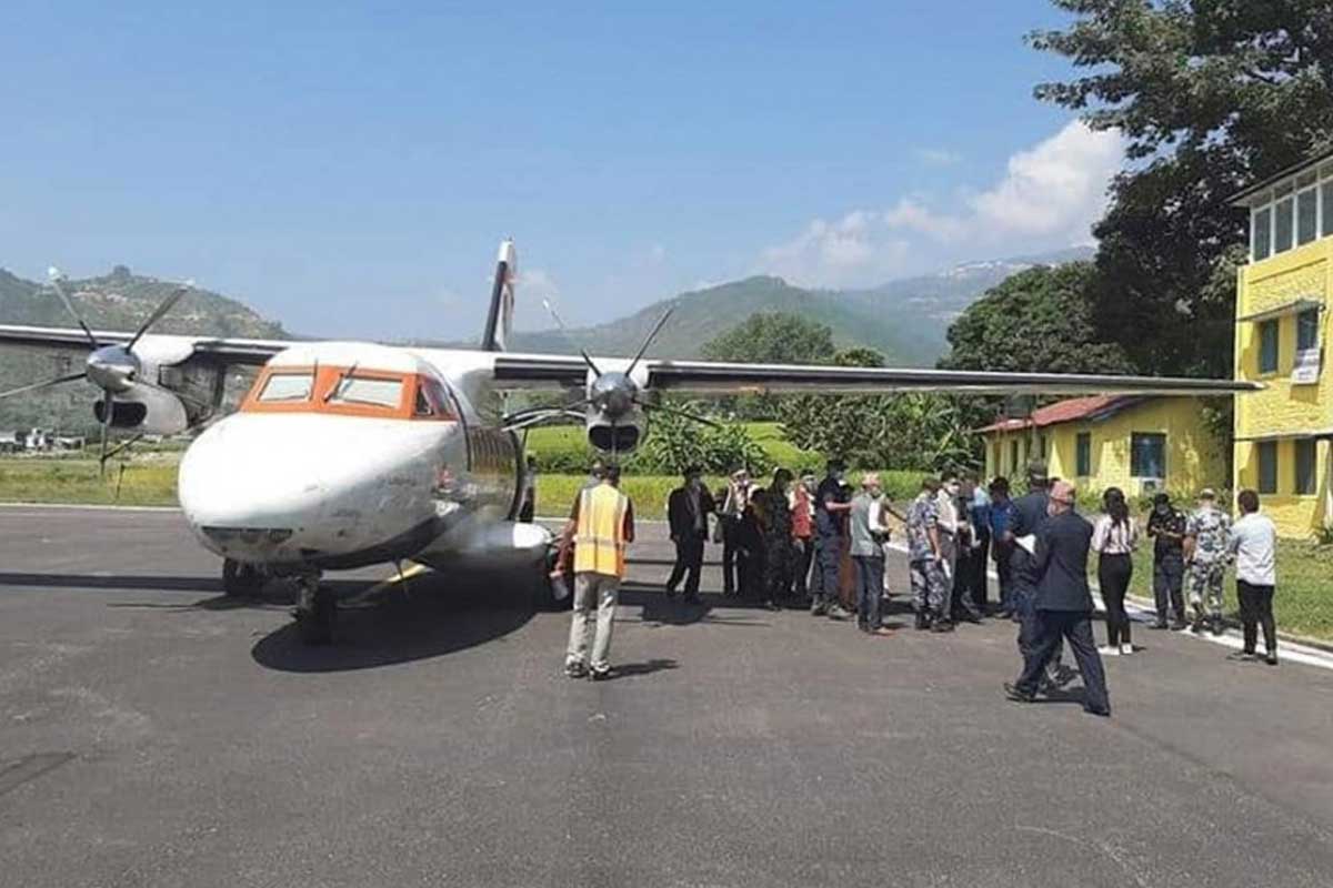 समिट एयरको जहाजमा समस्या हुँदा धनगढी विमानस्थल अवरुद्ध
