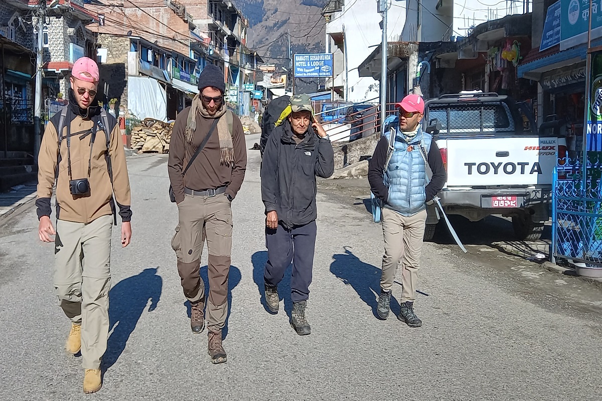 लाङ्टाङ र गोसाइँकुण्ड पदमार्गमा आउन थाले पर्यटक