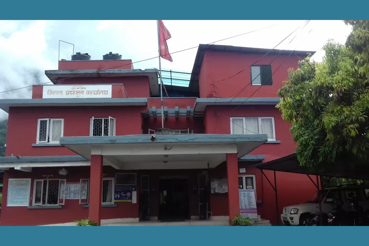 तनहुँ प्रशासनद्वारा हातहतियार बुझाउन आग्रह